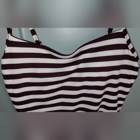 Kona‎ Sol NWT Rio Ribbed One Piece Swimsuit Burgundy & White Stripes Swim XL - Picture 4 of 9